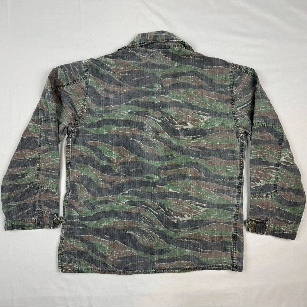 Vtg Tiger Stripe Camo BDU Jacket Sz Medium Military Combat B4